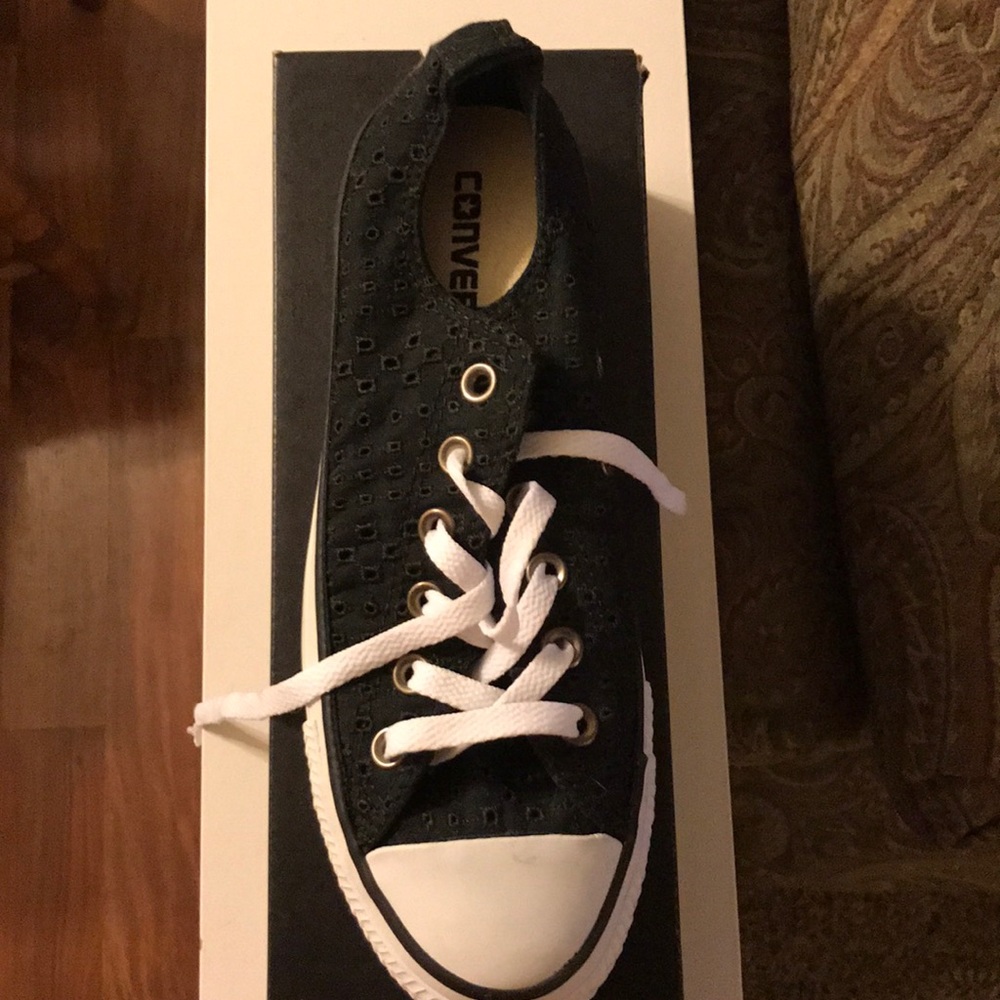 FINAL PRICING. Womens converse